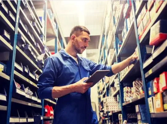 Vencru | Warehouse Management: 10 Best Practices How to Track Inventory Levels Properly